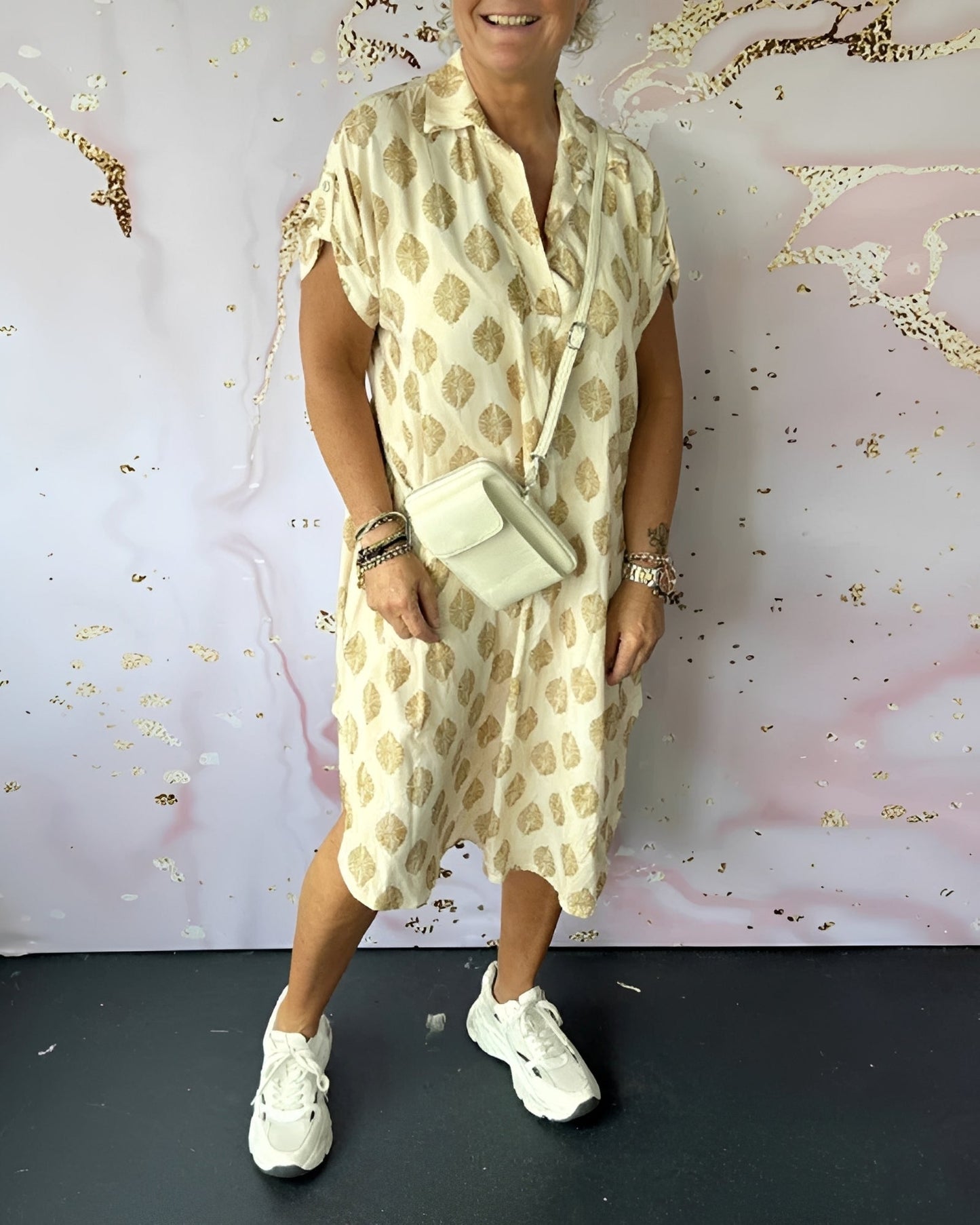Kristina - Elegantes und lockeres Kleid mit Revers für Frauen