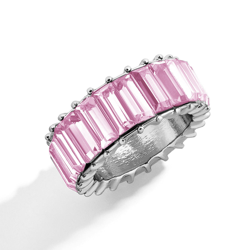 Naya – Zeitgemäßer geometrischer Ring aus farbigem Metall