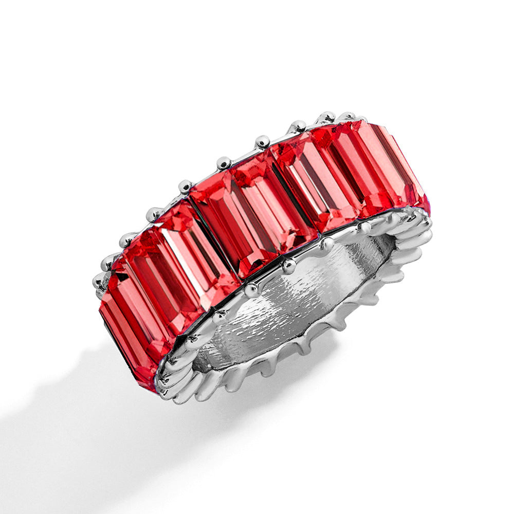Naya – Zeitgemäßer geometrischer Ring aus farbigem Metall