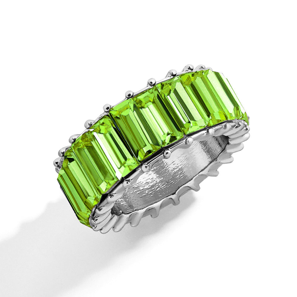 Naya – Zeitgemäßer geometrischer Ring aus farbigem Metall