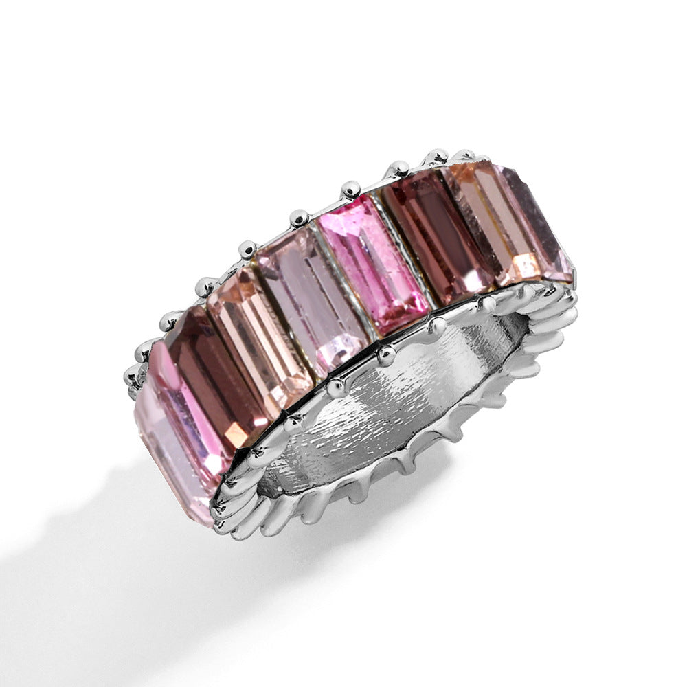 Naya – Zeitgemäßer geometrischer Ring aus farbigem Metall