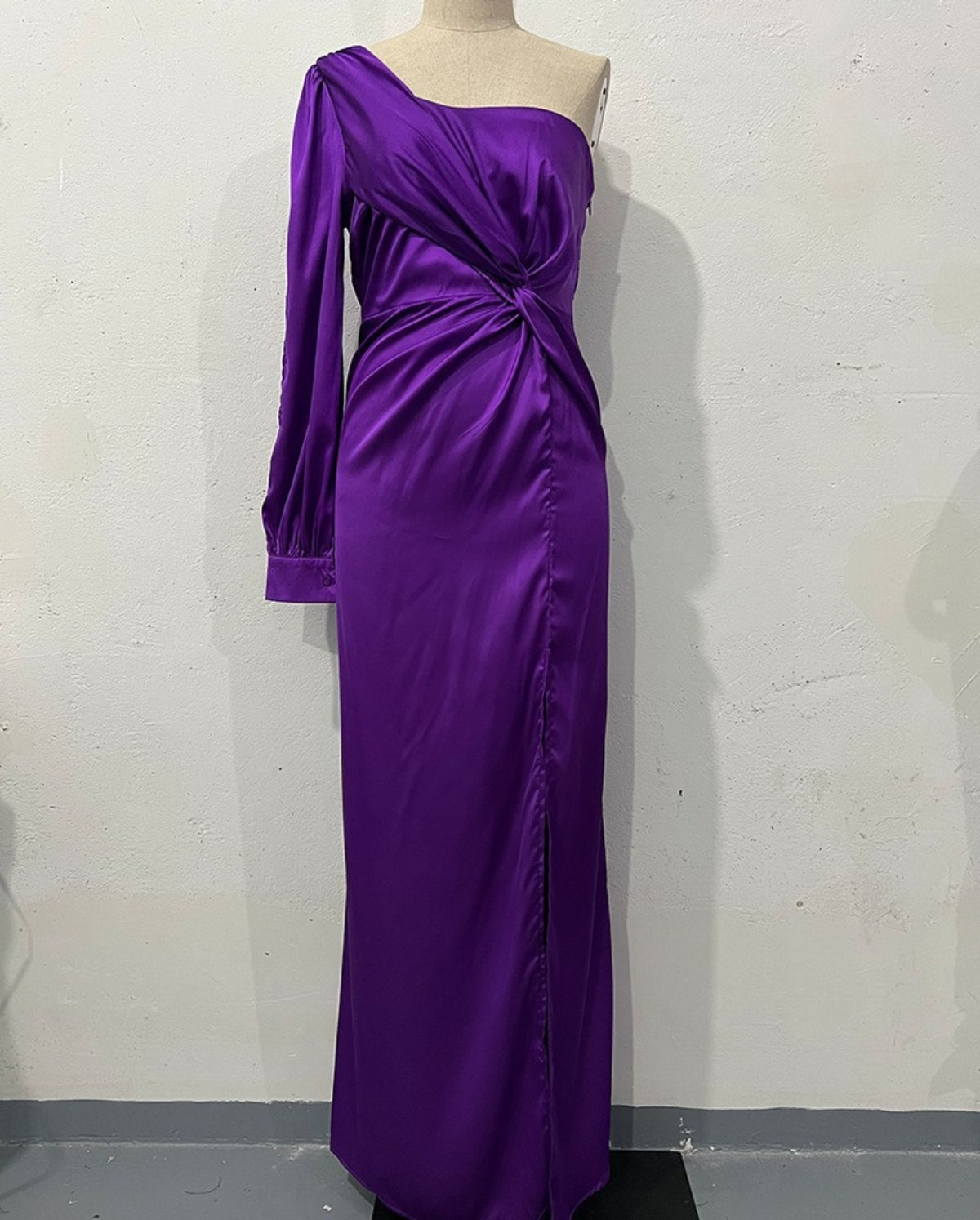 Helena - Elegantes Kleid mit einer Schulter und Schlitz für Frauen