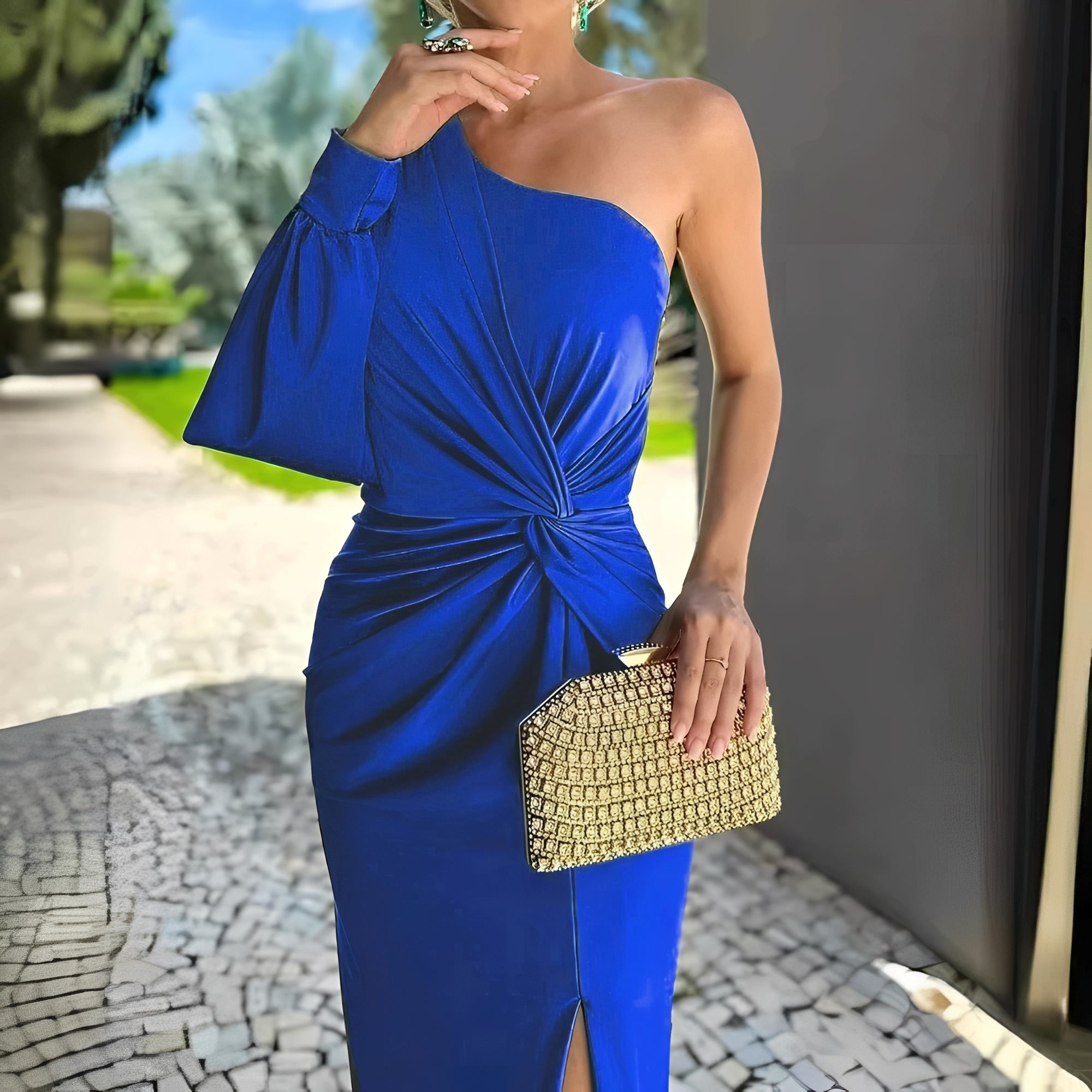 Erica - Langes Kleid mit asymmetrischer Schulter und Schlitz für Frauen