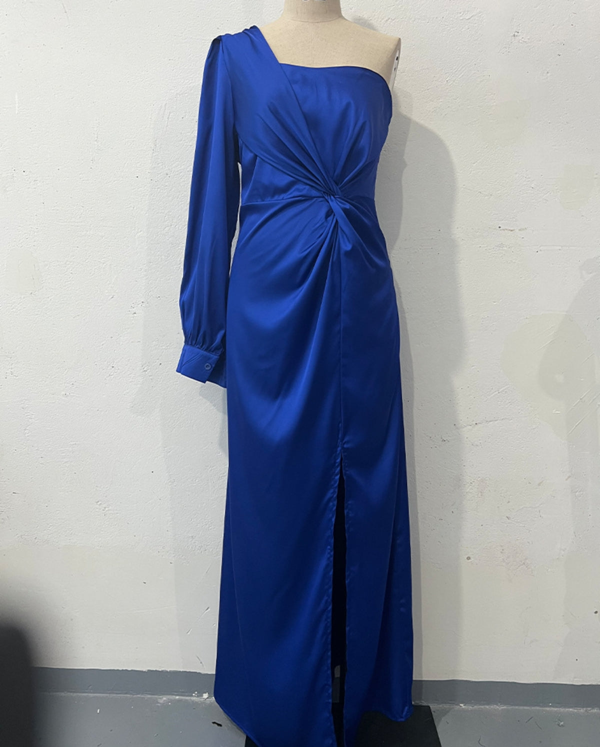 Helena - Elegantes Kleid mit einer Schulter und Schlitz für Frauen