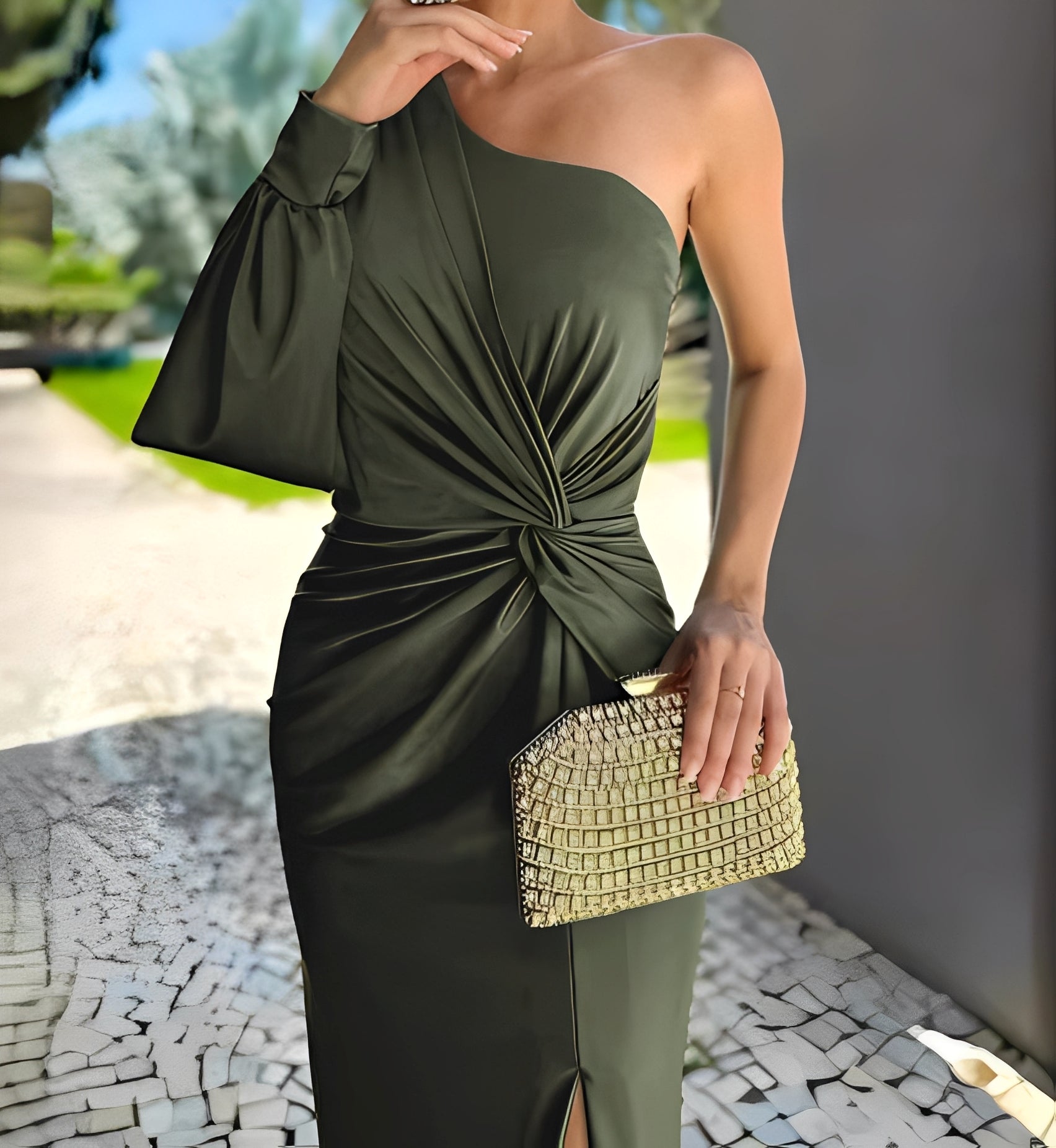 Erica - Langes Kleid mit asymmetrischer Schulter und Schlitz für Frauen