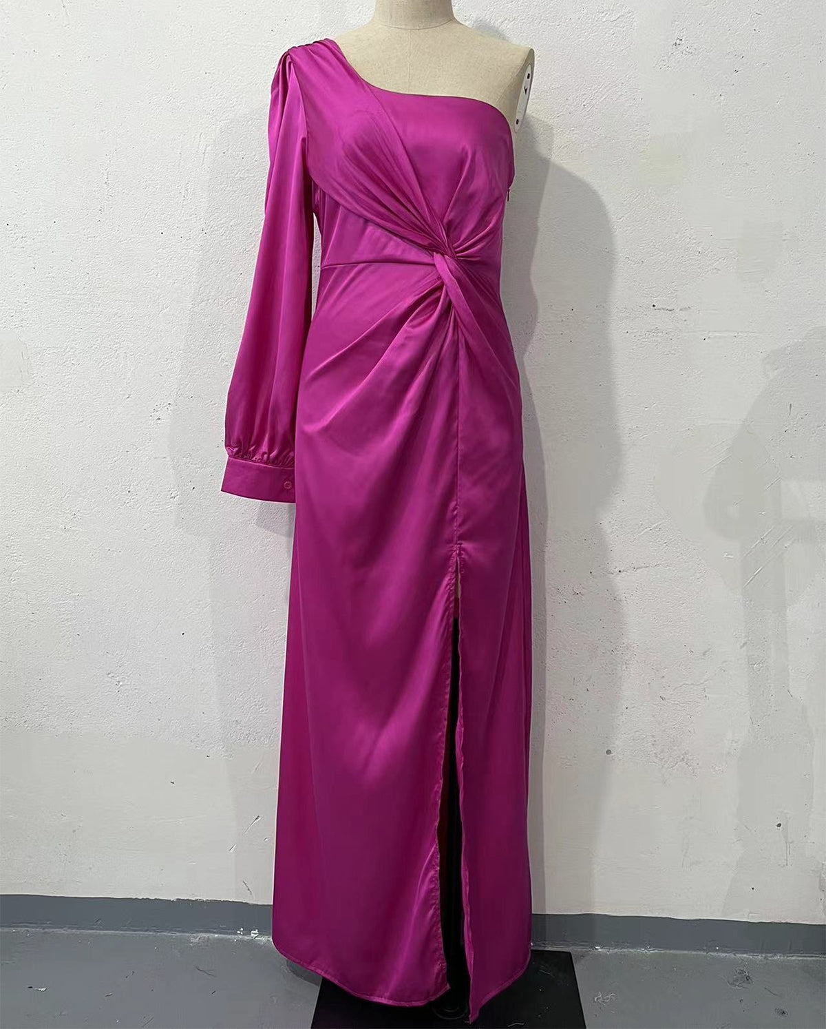 Helena - Elegantes Kleid mit einer Schulter und Schlitz für Frauen