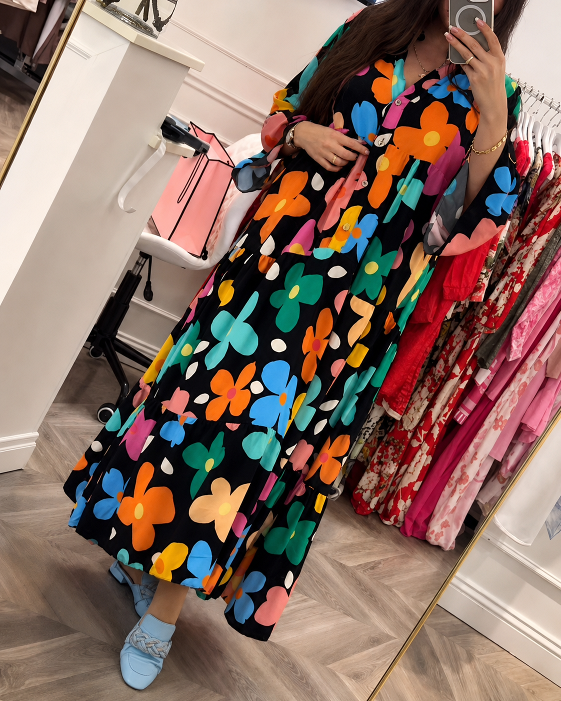 Zaviana - Elegantes und Fließendes Kleid