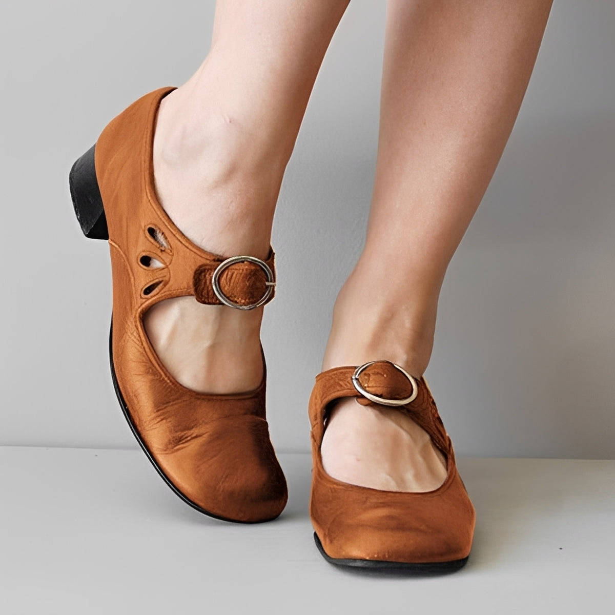 Navie - Bequeme Zehensandalen mit Rundung