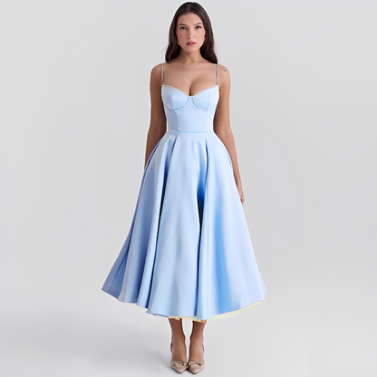 Zendaya - Elegantes Kleid mit zwei Lagen