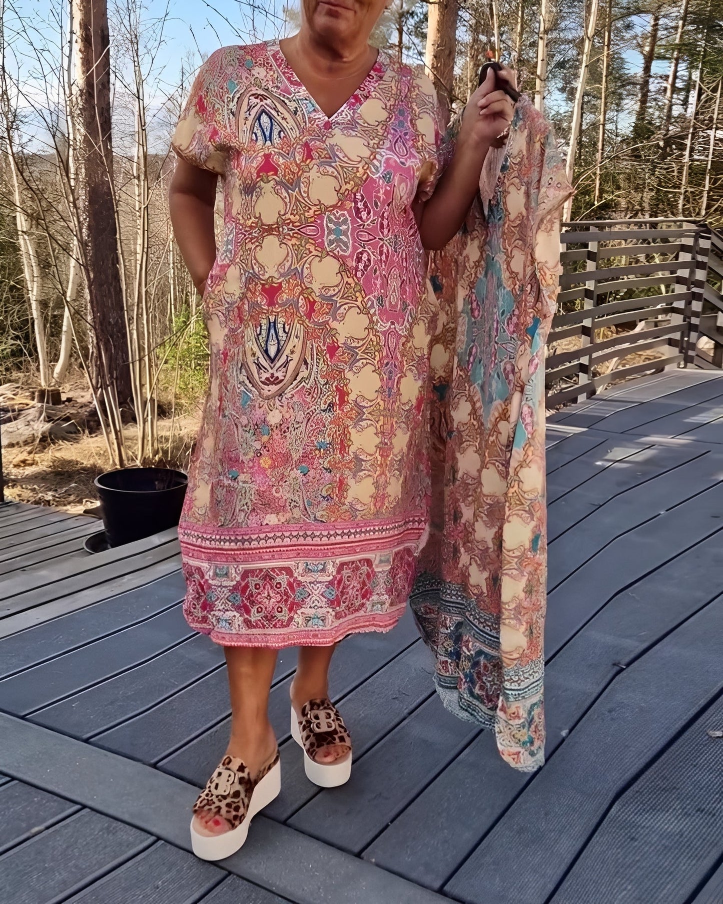 Toiana - Schickes Midikleid mit V-Ausschnitt