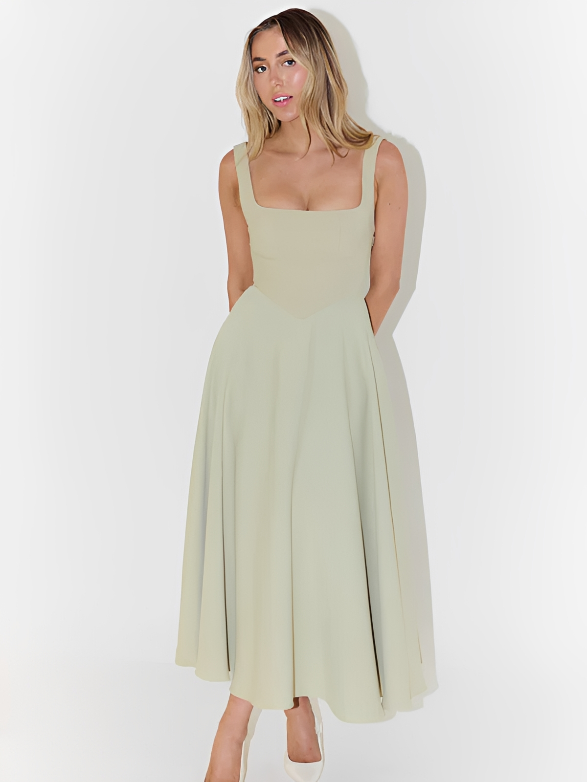 Julia - Elegantes Midikleid mit quadratischem Ausschnitt