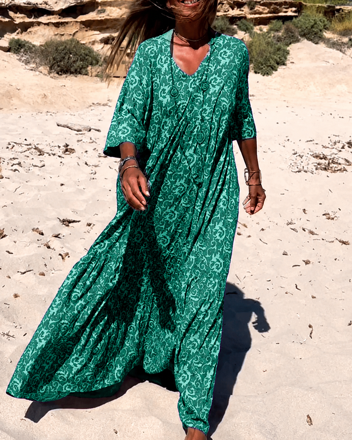 Lucienne - Schickes Kleid mit V-Ausschnitt