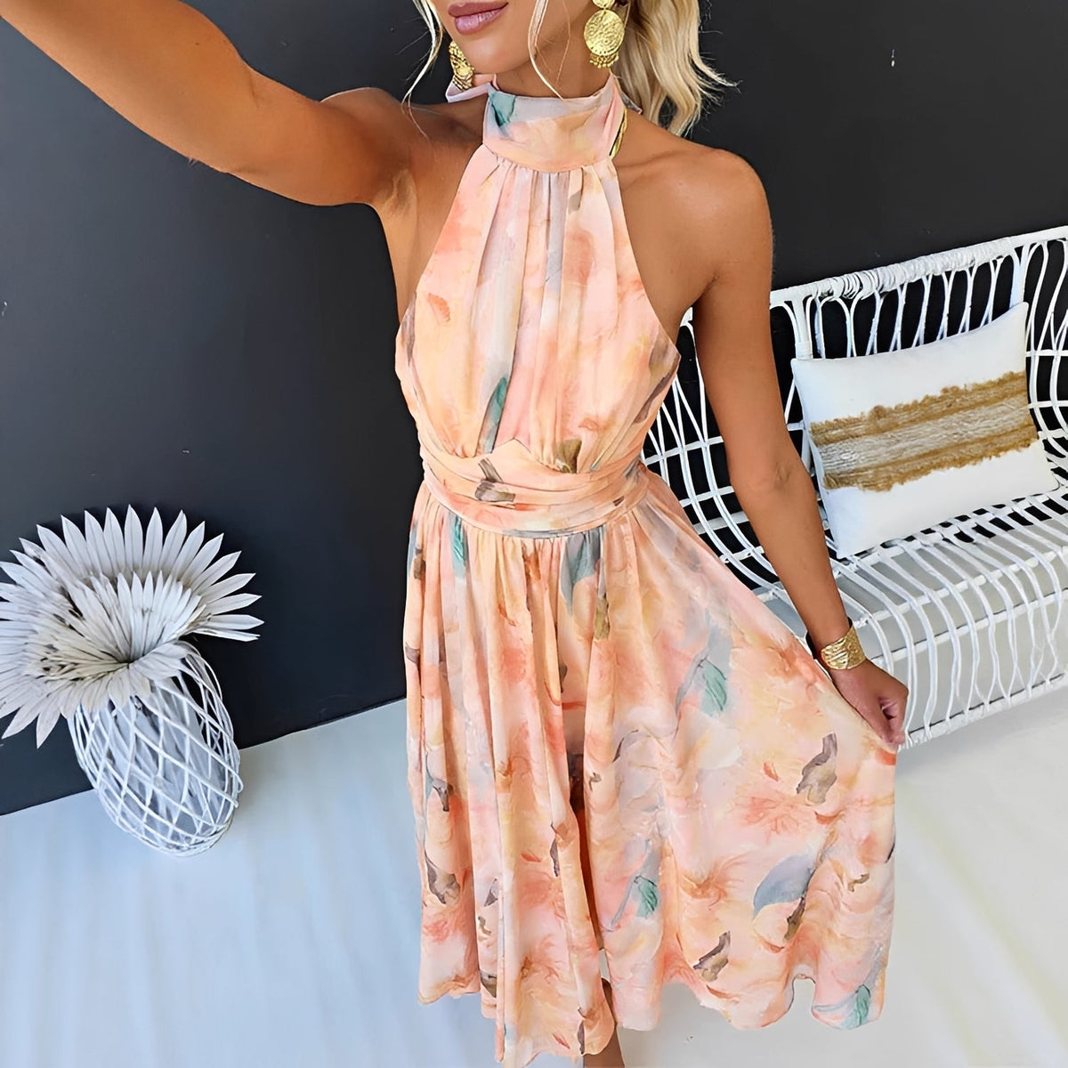 Velma - Stilvolles ärmelloses Kleid mit offenem Rücken