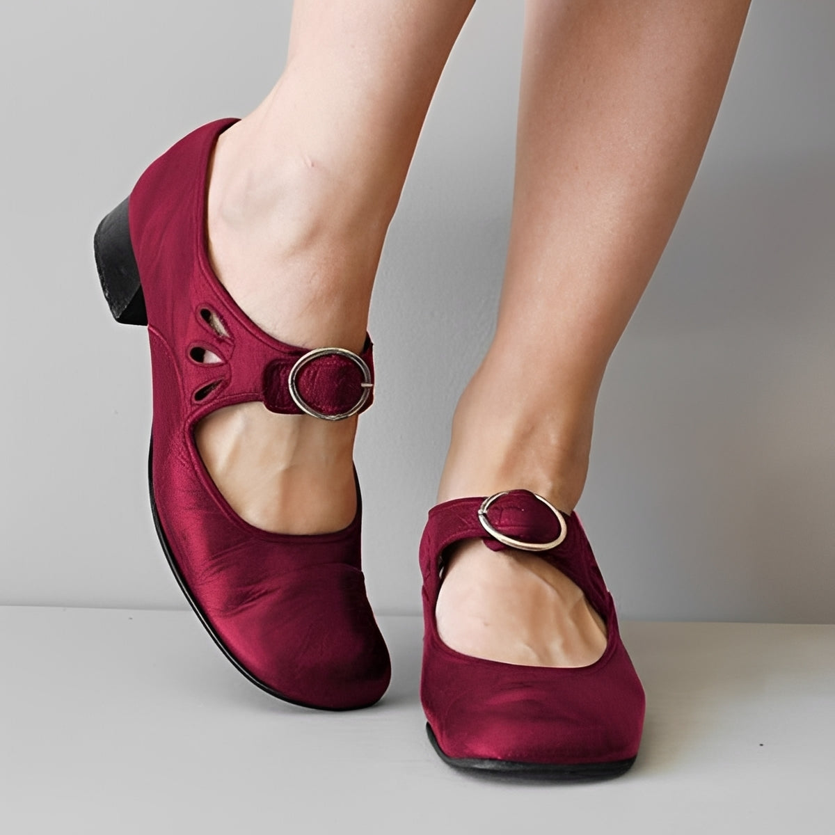 Navie - Bequeme Zehensandalen mit Rundung
