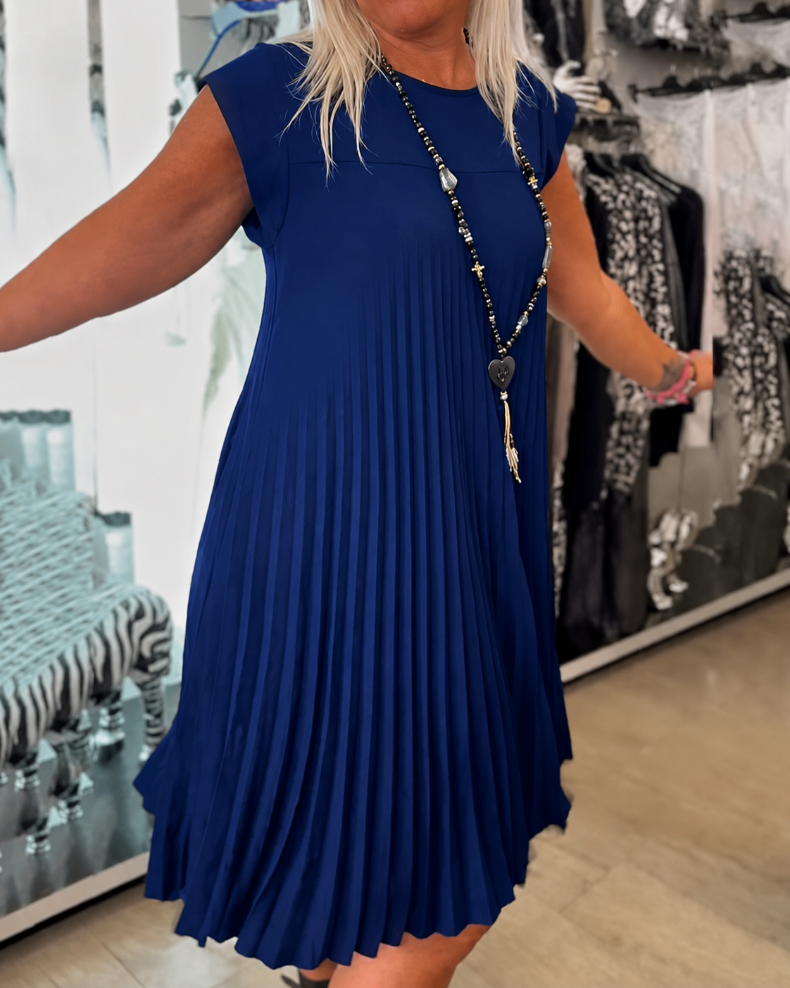 Angélique - Weites Kleid mit Plisseefalten