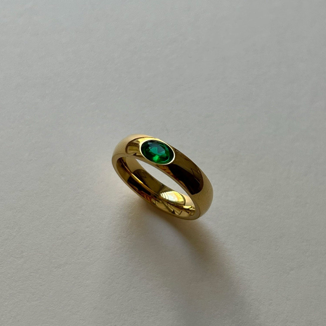 Goldring mit Smaragd