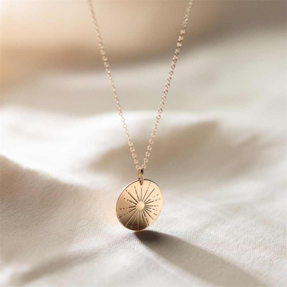 Halskette mit Sonnenstrahlen - Halskette mit kleinen Sonnenanhängern