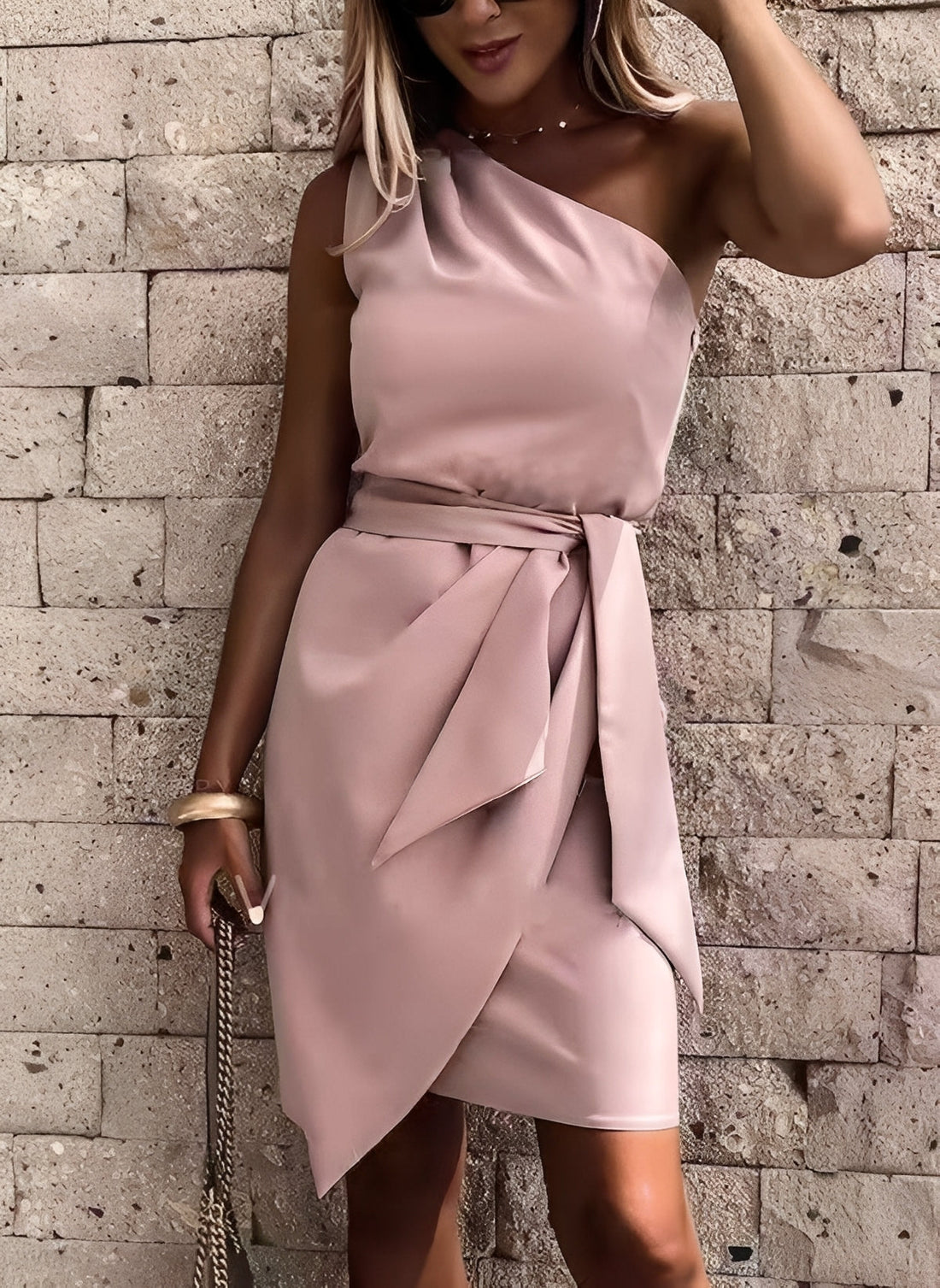 Rhea - Elegantes Kleid mit einer Schulter und Taillengürtel für Frauen