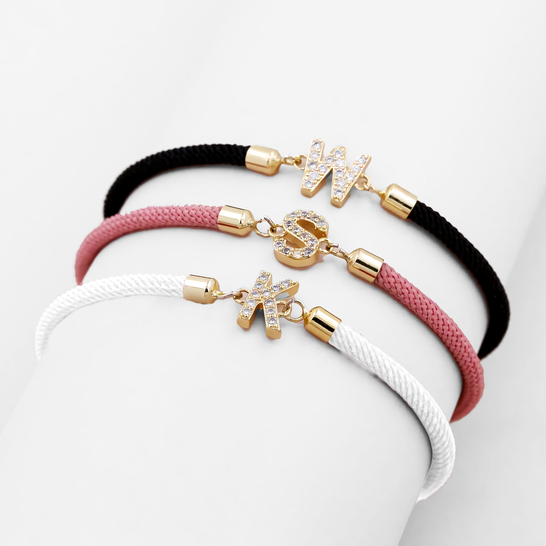 Calla – Verstellbares Armband mit eingegraviertem Anfangsbuchstaben
