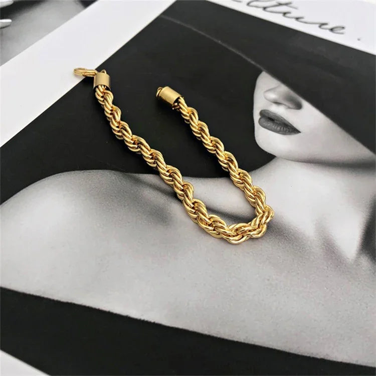 Gigi – Stilvolles goldenes Kettenarmband
