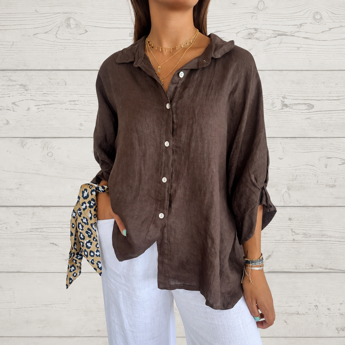 Madison - Elegante Bluse mit traditionellem Schnitt und Knöpfen