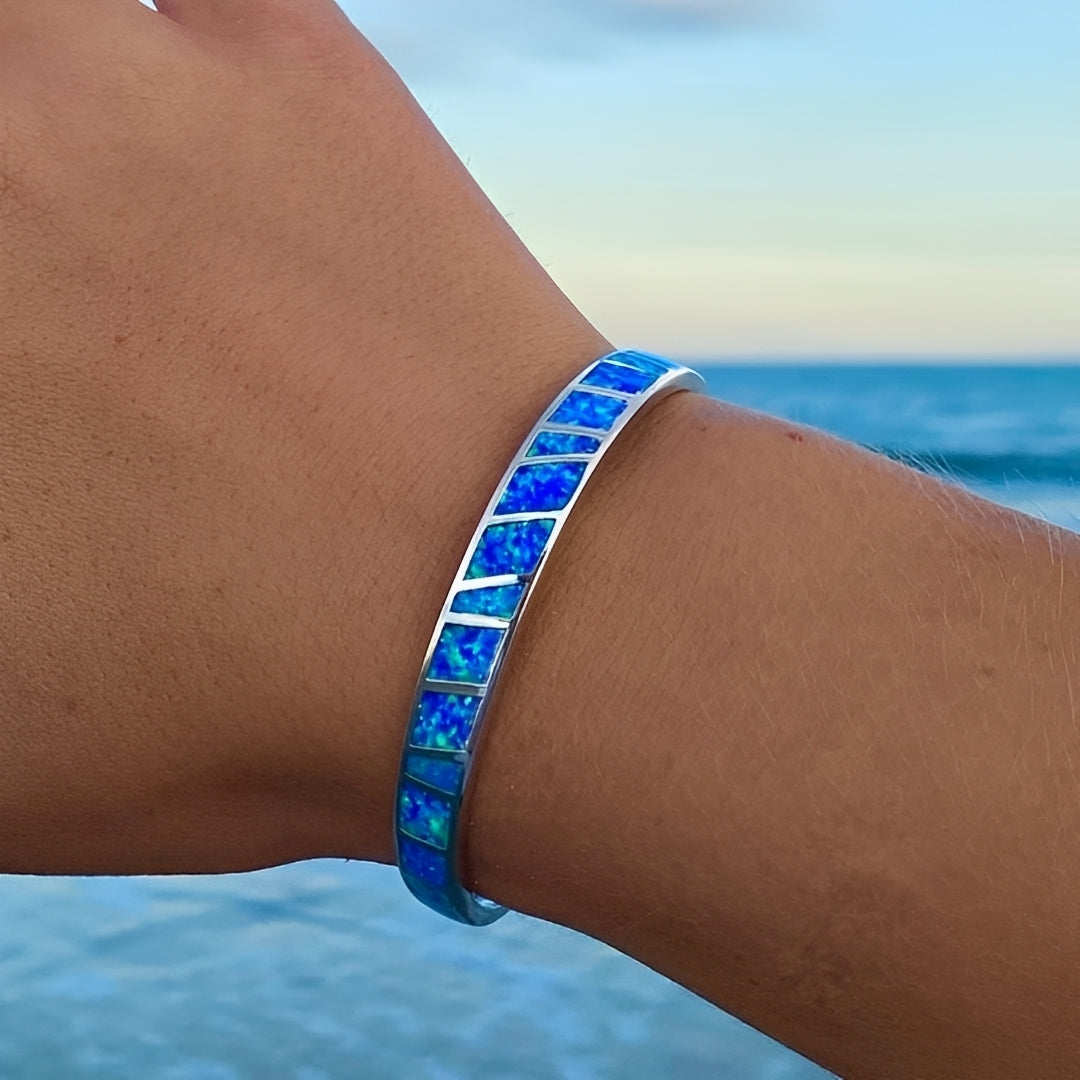 Ozean – Armband mit blauem Opal und Silber