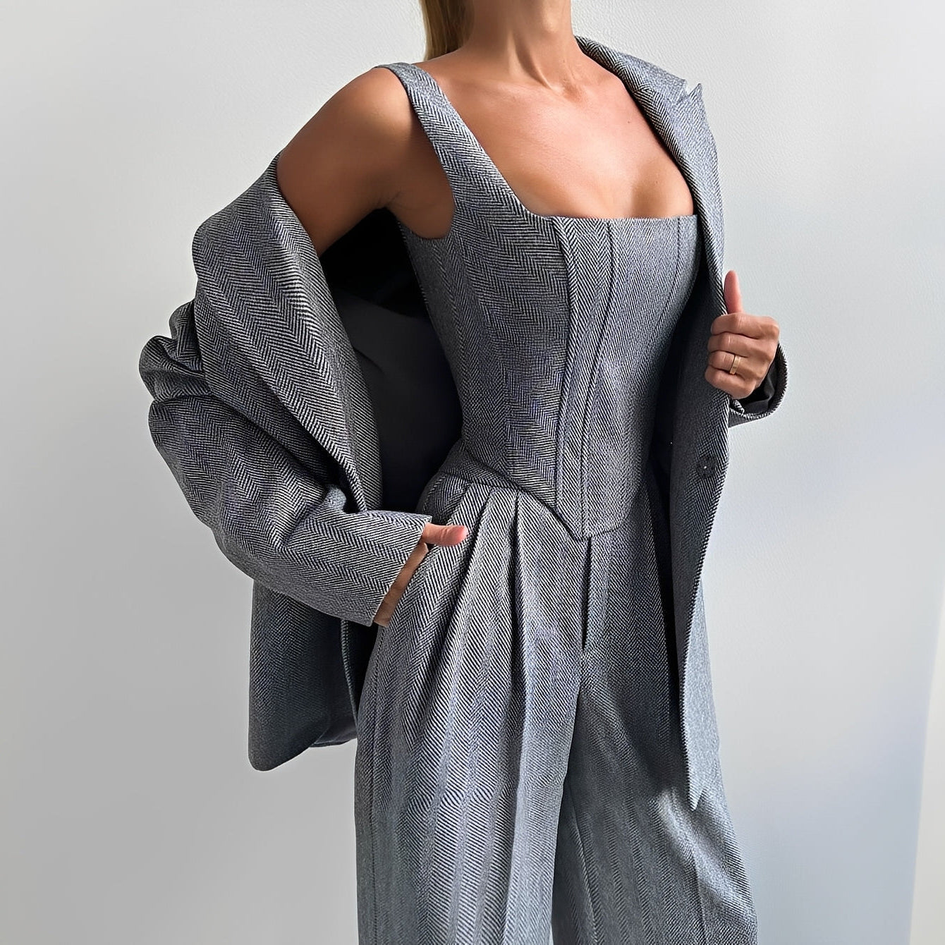 Madeline - Eleganter dreiteiliger Blazer-Anzug für Frauen