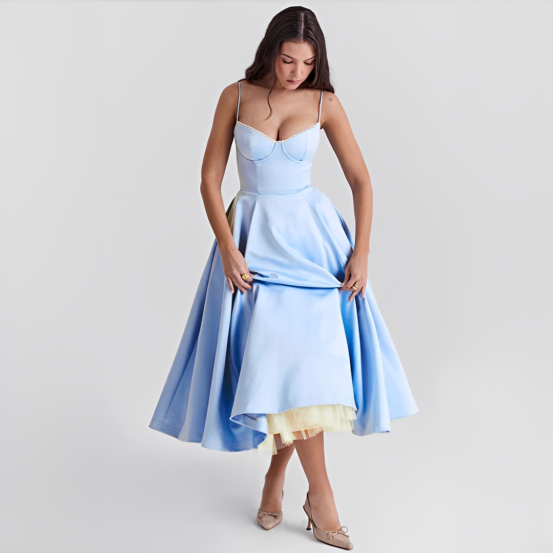 Zendaya - Elegantes Kleid mit zwei Lagen