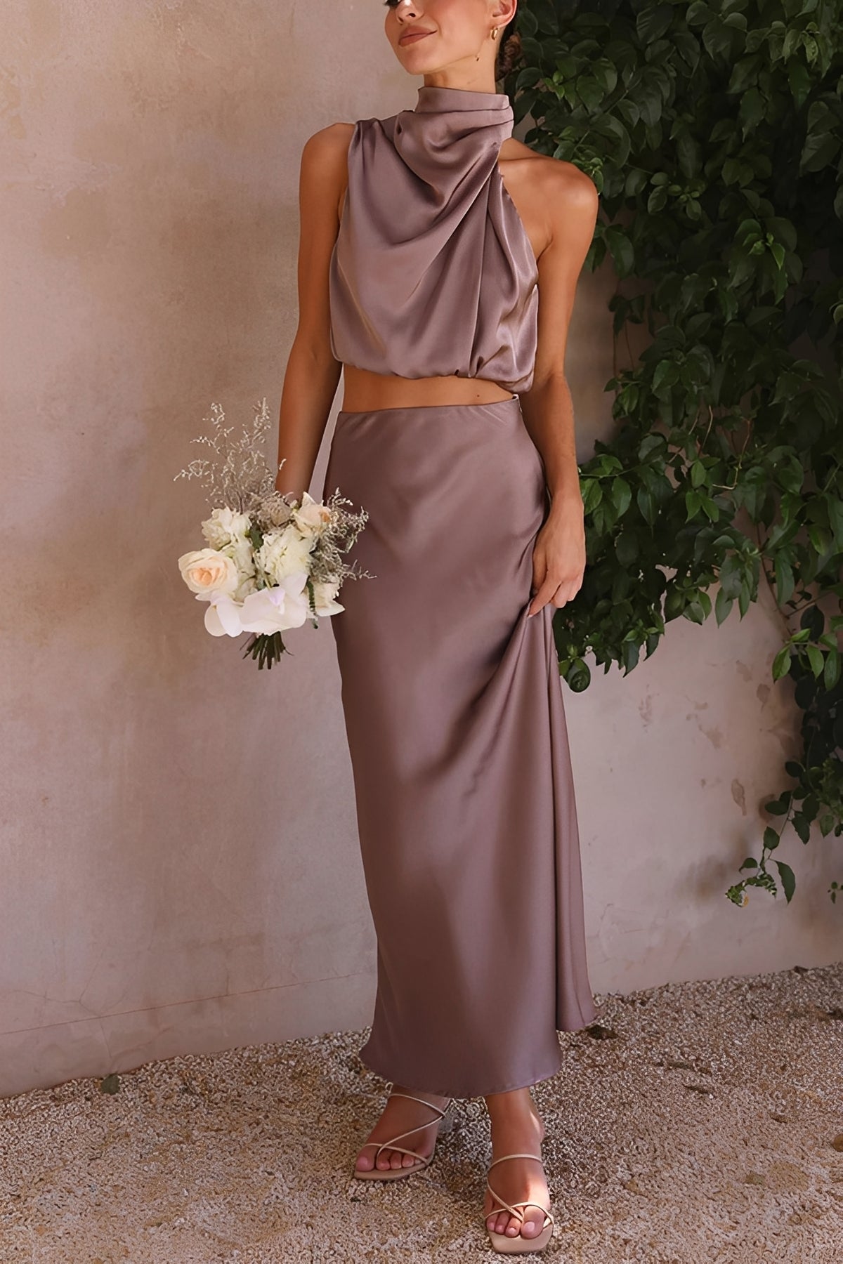 Yasmin - Elegantes zweiteiliges Set mit Halterkragen für Frauen