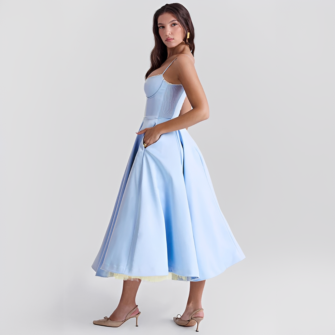 Zendaya - Elegantes Kleid mit zwei Lagen