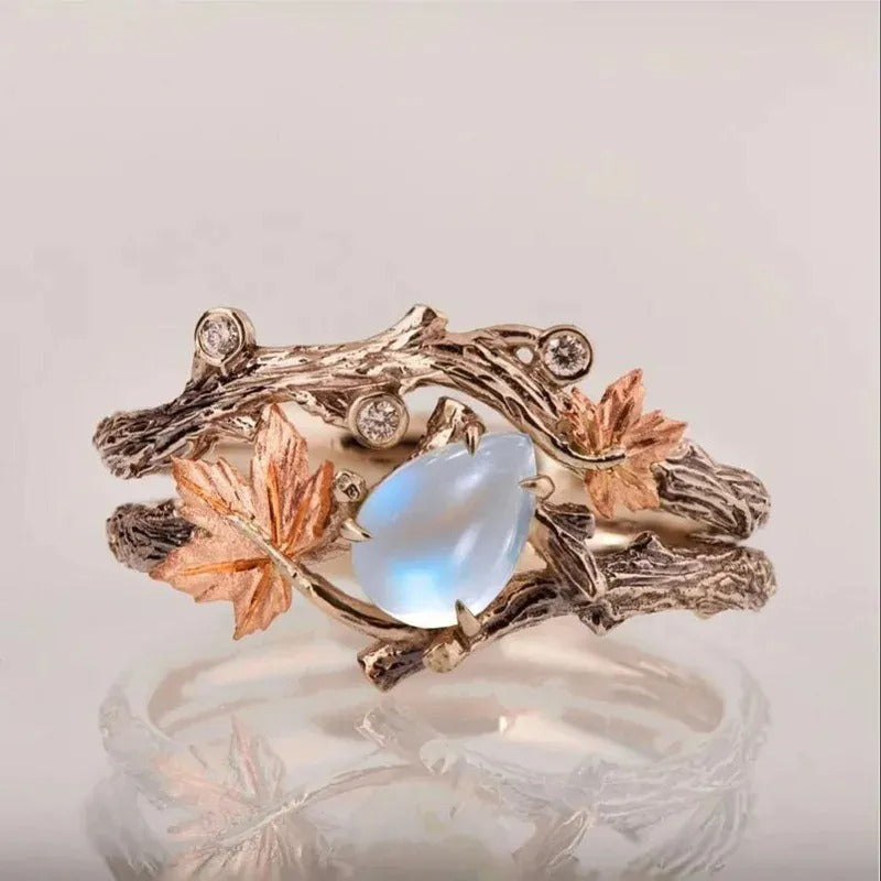Ysia – Ring mit Mondstein im naturnahen Stil