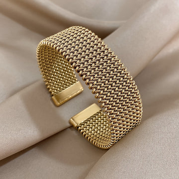 Raya – Armband aus Titanstahl mit graviertem Kabel