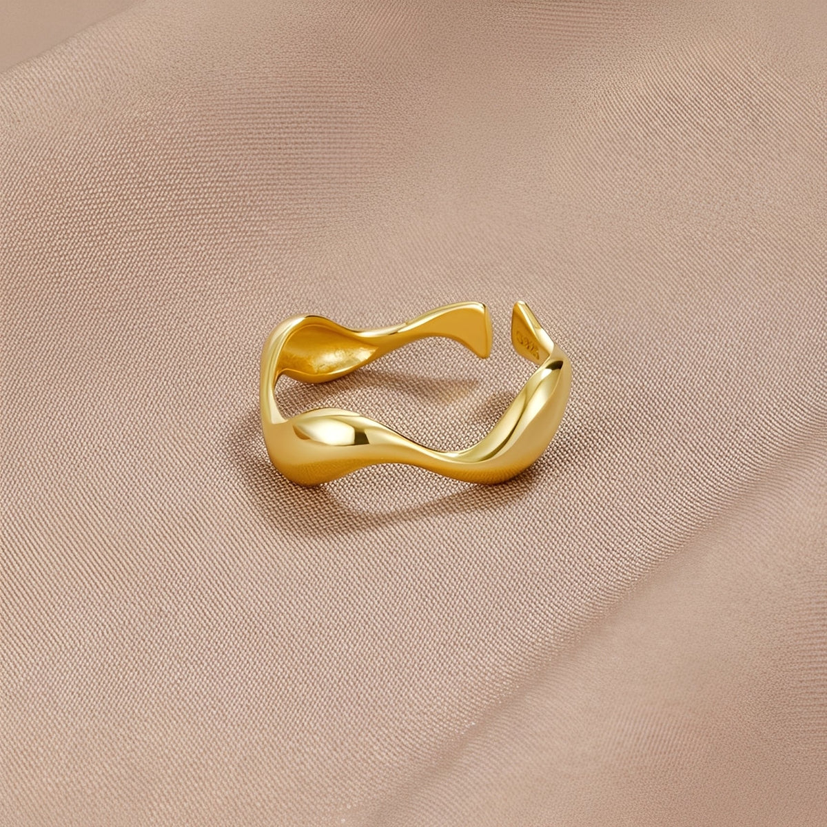 Tarah – 18K Goldwellenring