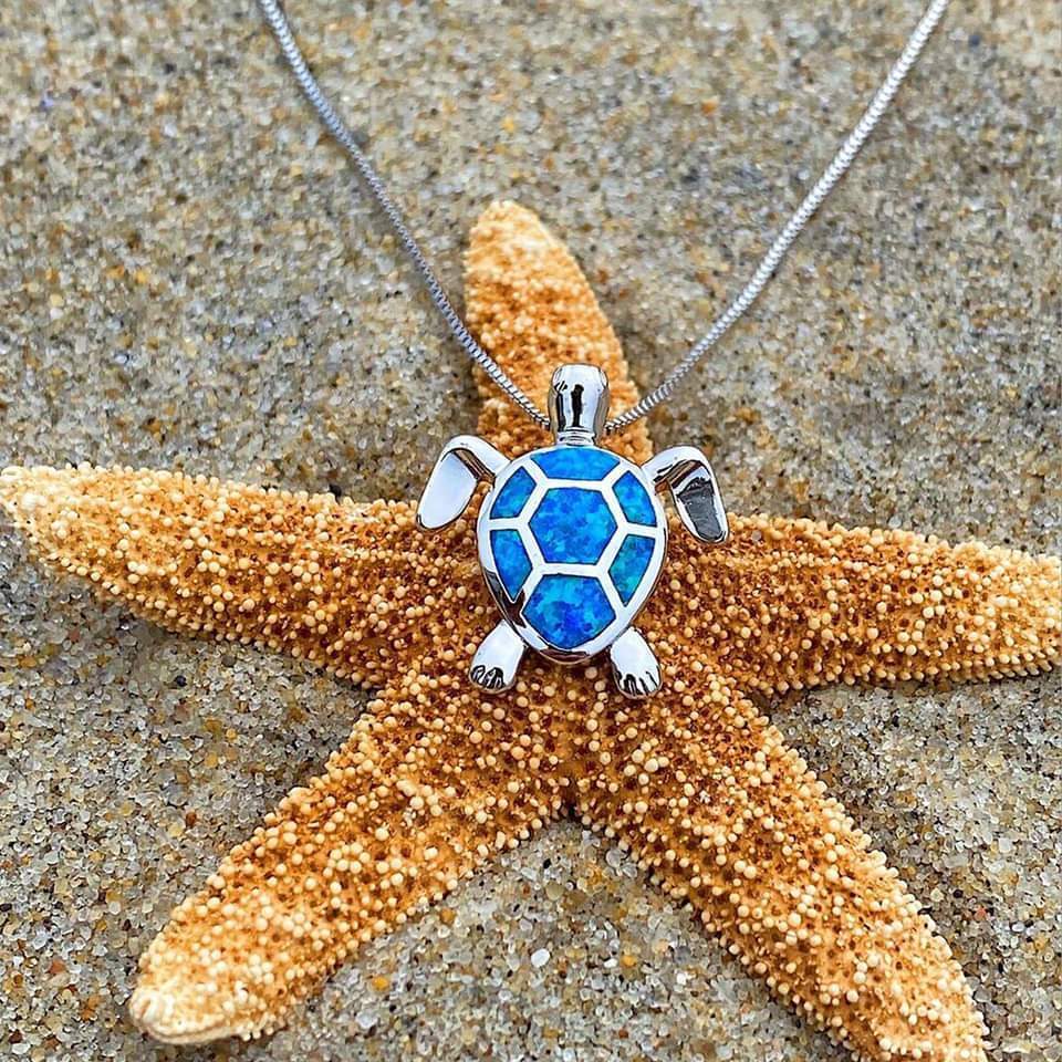 Kailea – Schmuckset mit Opal-Schildkröte und Silber (Halskette + Ohrringe)
