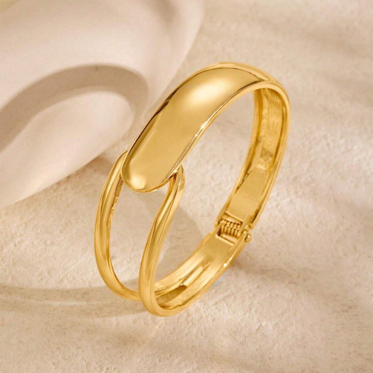 Livina – Schickes und elegantes Goldarmband
