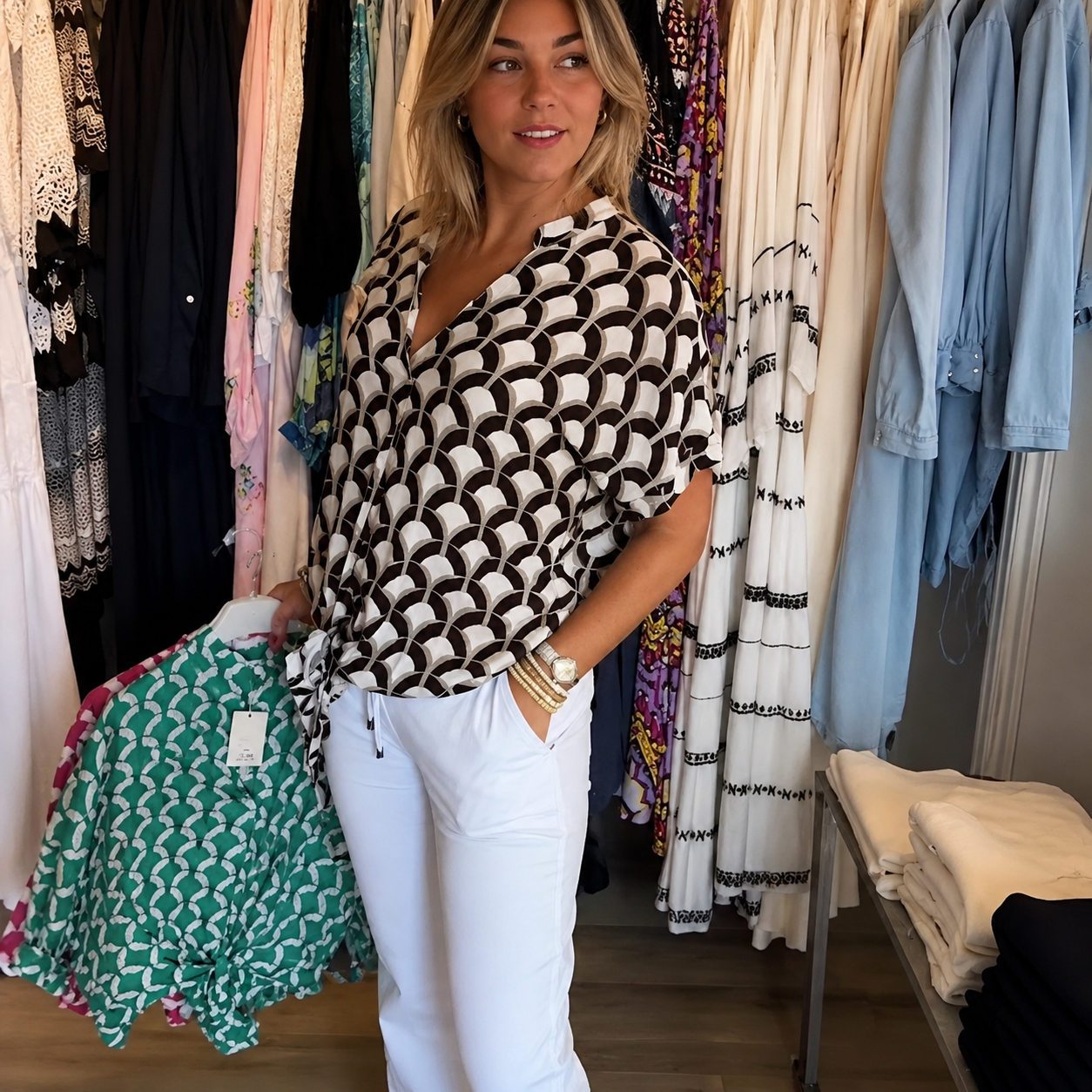Leona - Elegantes Oberteil mit Druck für Frauen