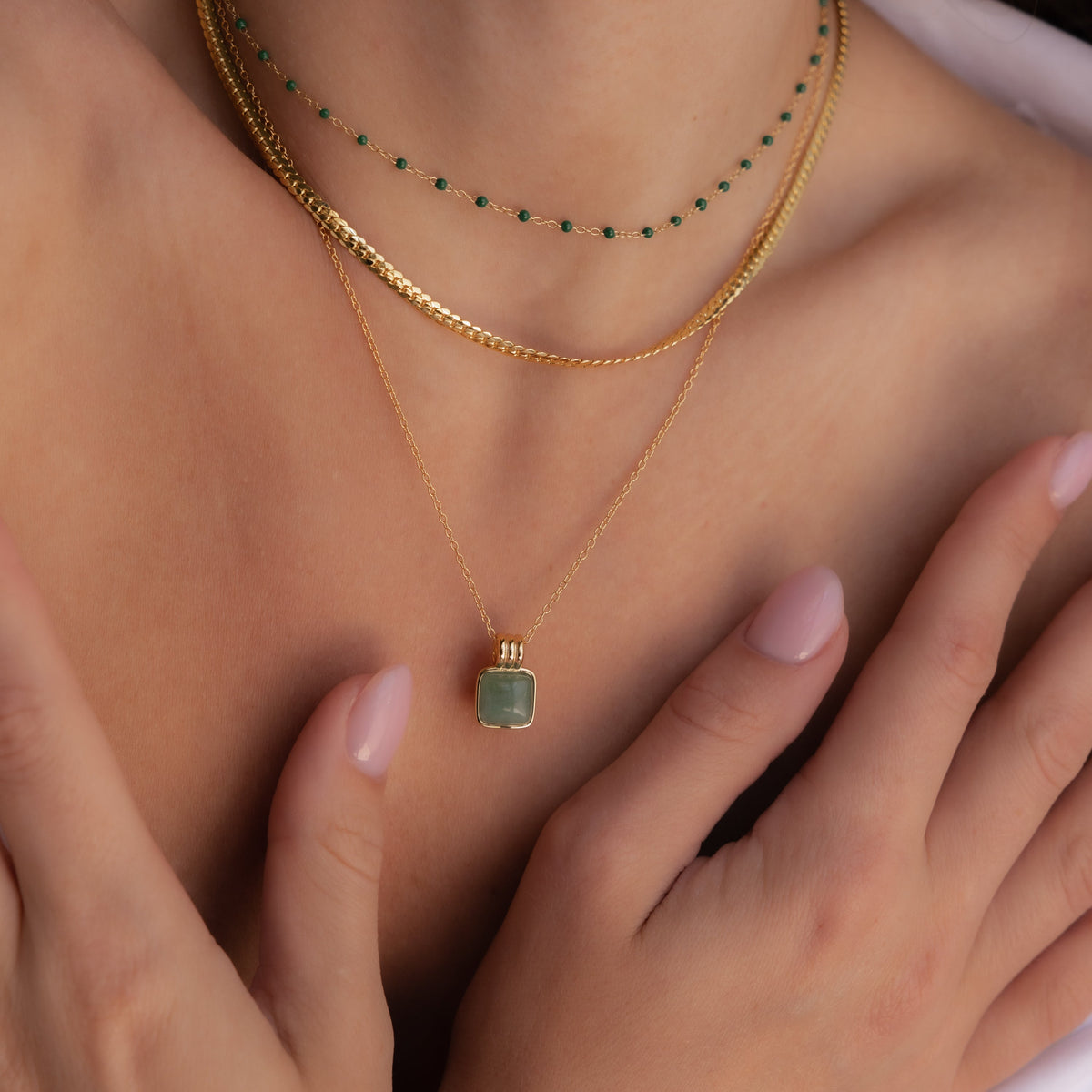 Jade-Halskette mit Anhänger - Funkelnde Jade-Halskette