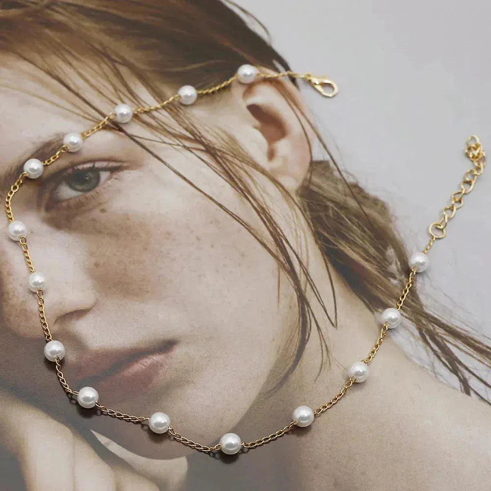 Vivienne – Kette mit goldfarbenen Perlen