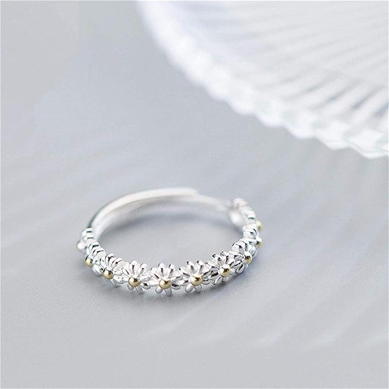 Flavia – Anpassbarer Ring mit emaillierter Margerite aus Silber