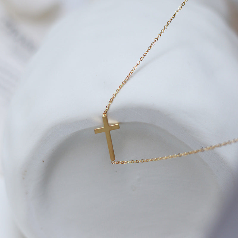 Nelly – Minimalistisches Kreuzhalsband in Gold