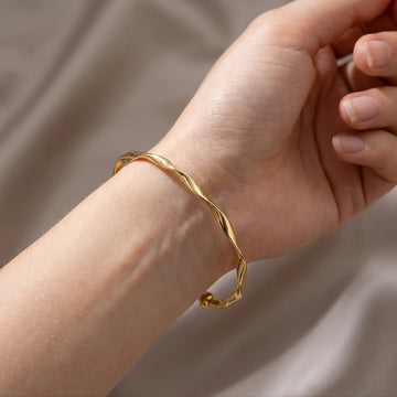 Lara – Stilvolles Armband in Gold
