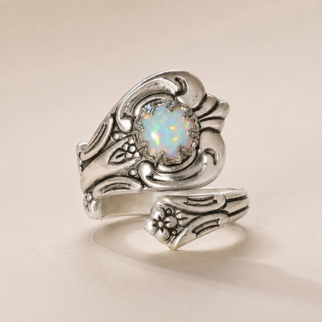 Maelle – Einstellbarer Ring mit weißem Opal