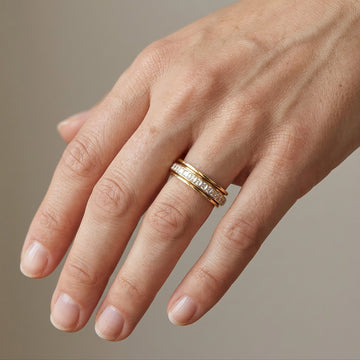 Alessia – Fidget-Ring mit Kristallverzierung
