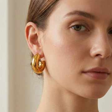Ayla – Breite Creolen in Gold