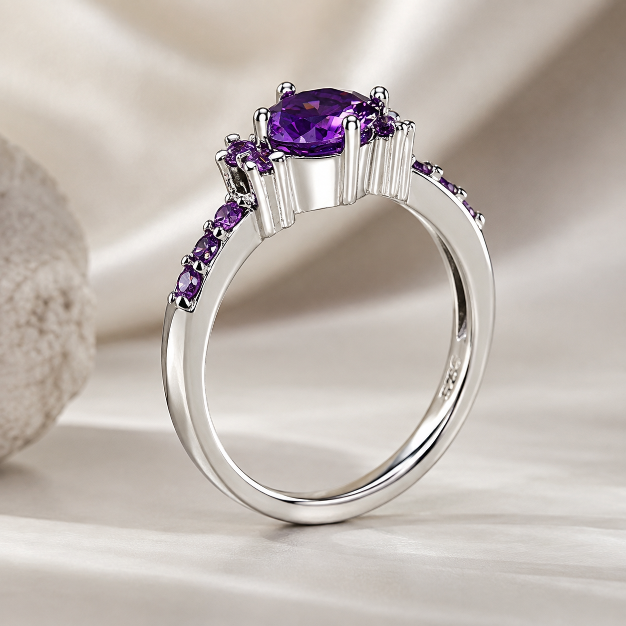 Coralie – Ring mit lila Amethyst