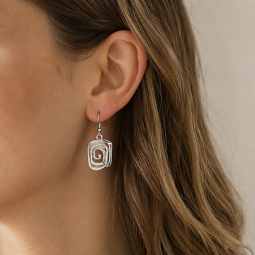 Kaia – Boho-Ohrringe in Silber mit Spiralform