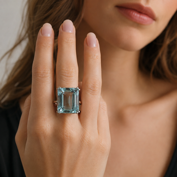 Yvaine – Vintage Ring mit blauer Zirkonia