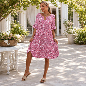 Lilian - Schickes Kleid mit Blumenmuster und fließender Gestaltung