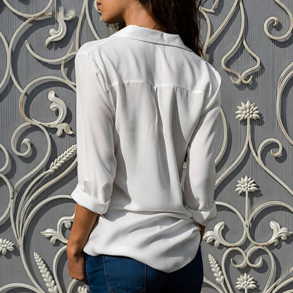 Aiah - Luftige Bluse mit V-Kragen