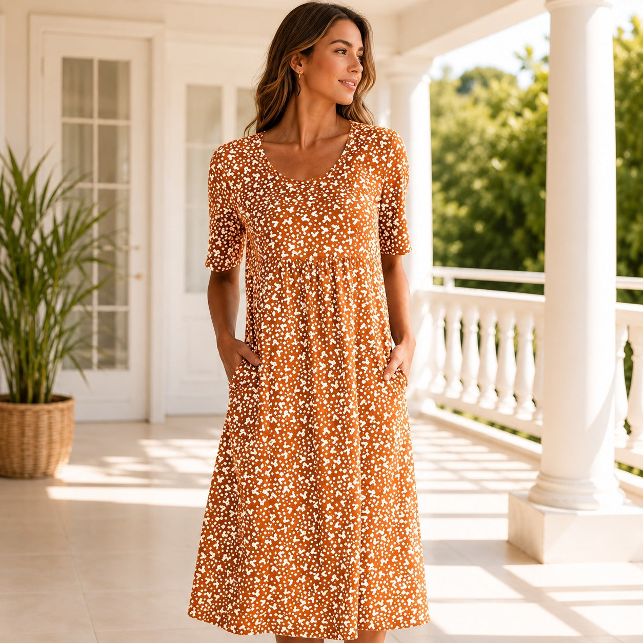 Yasmin - Kurzes Kleid mit Blumenprint und Ärmeln